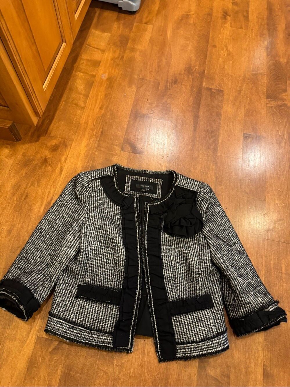 Ann Taylor Size 6 Black White Tweed Wool Blend Ruffle Rosette Jacket